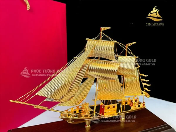 Mô hình thuyền buồm mạ vàng 24K - M68 - Ảnh 4