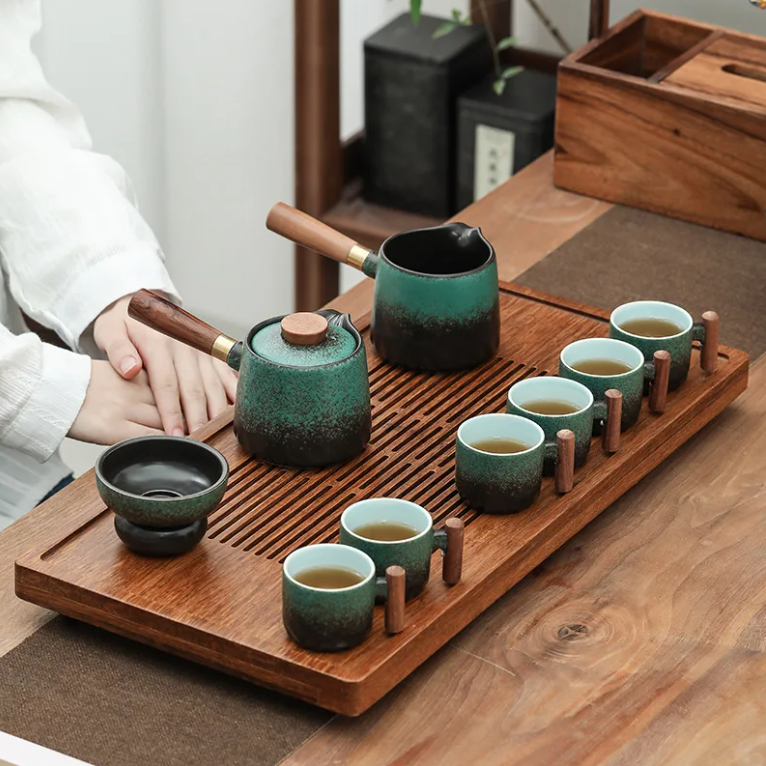bo-am-pha-tra-qua-tang-hoi-nghi-mang-den-khoang-thoi-gian-thu-gian-cho-nguoi-nhan-qua-phuctuonggold-com-3 Bộ ấm pha trà, quà tặng hội nghị mang đến khoảng thời gian thư giãn cho người nhận quà - phuctuonggold-com