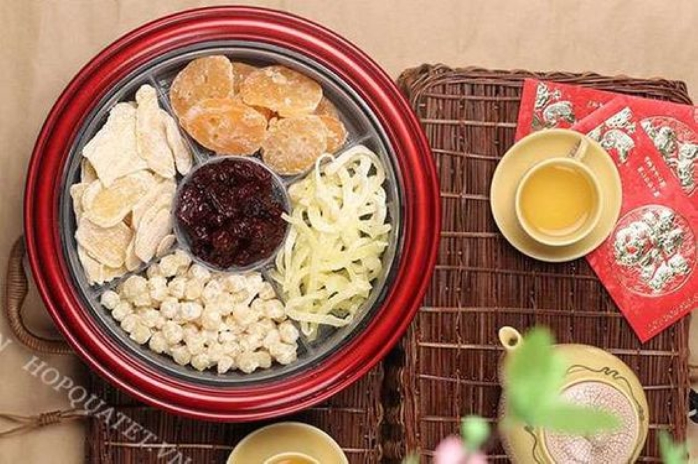 hop-mut-tet-co-truyen Hộp mứt Tết cổ truyền