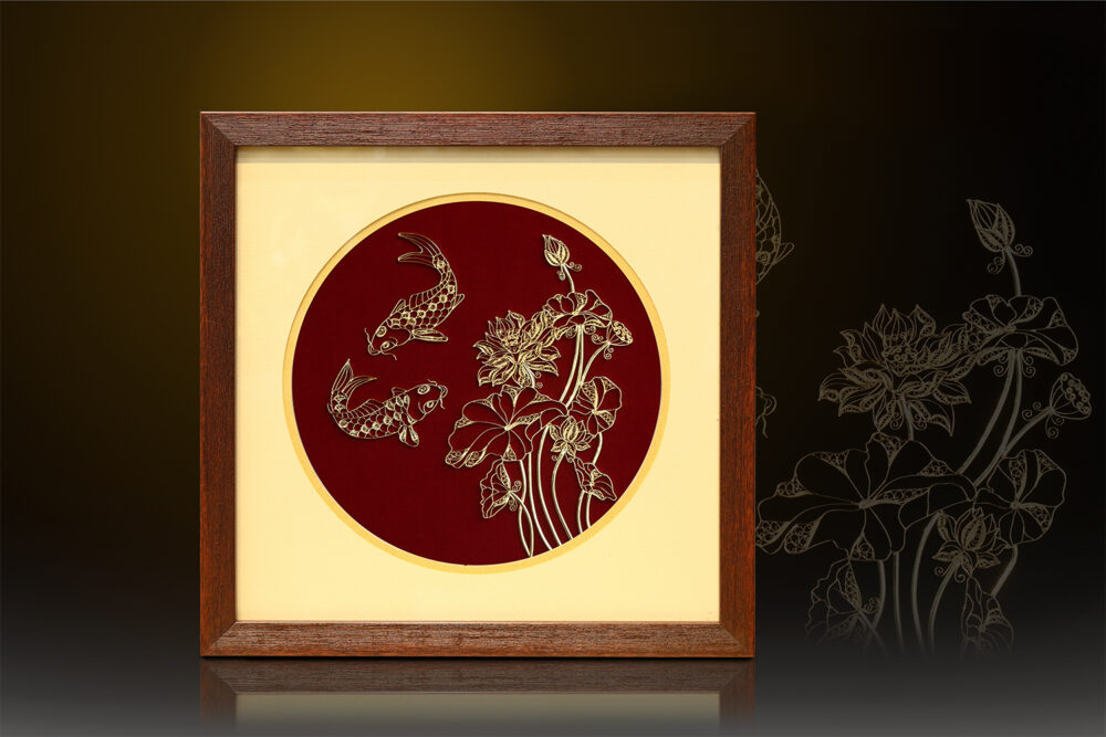 Tranh cá chép hoa sen bạc mạ vàng 24k - SN04