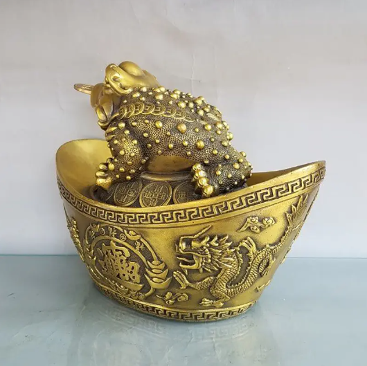 Trên lưng cóc 3 chân thiềm thừ có bắc đẩu thất tinh giúp phát huy công năng trừ tà, mang lại phước lành cho gia đình - phuctuonggold-com